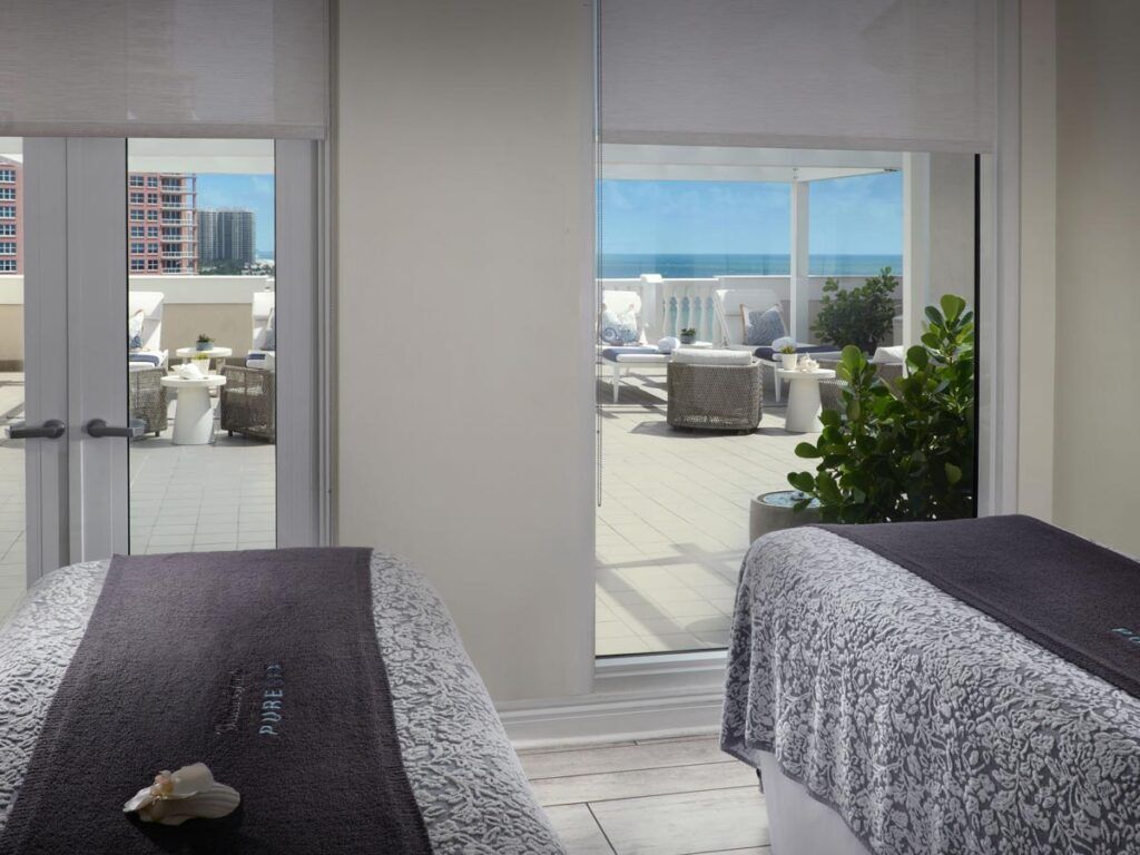 Indoor Water Park \u0026 Resort in Naples, FL | Great Wolf Lodge, image size:1024x768